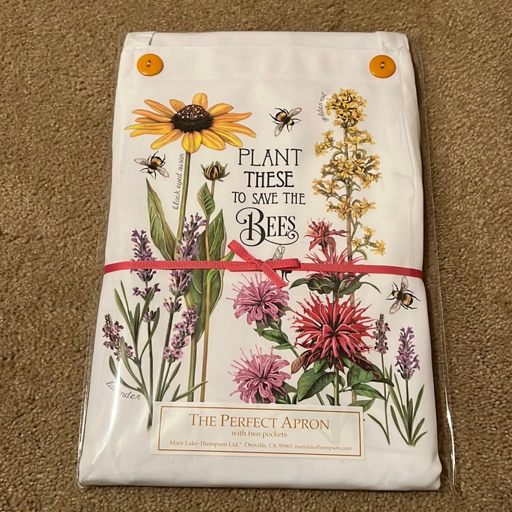 Apron w/2 pockets ( plant these to save the bees) NEW